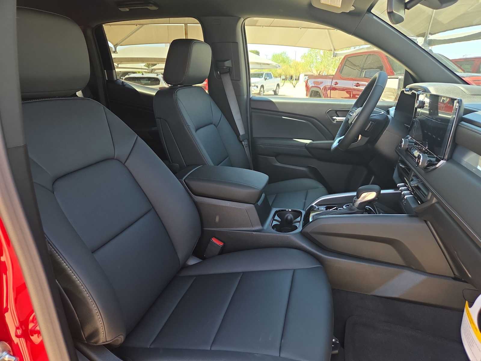 Thumbnail: 2026 Chevrolet Colorado - 18