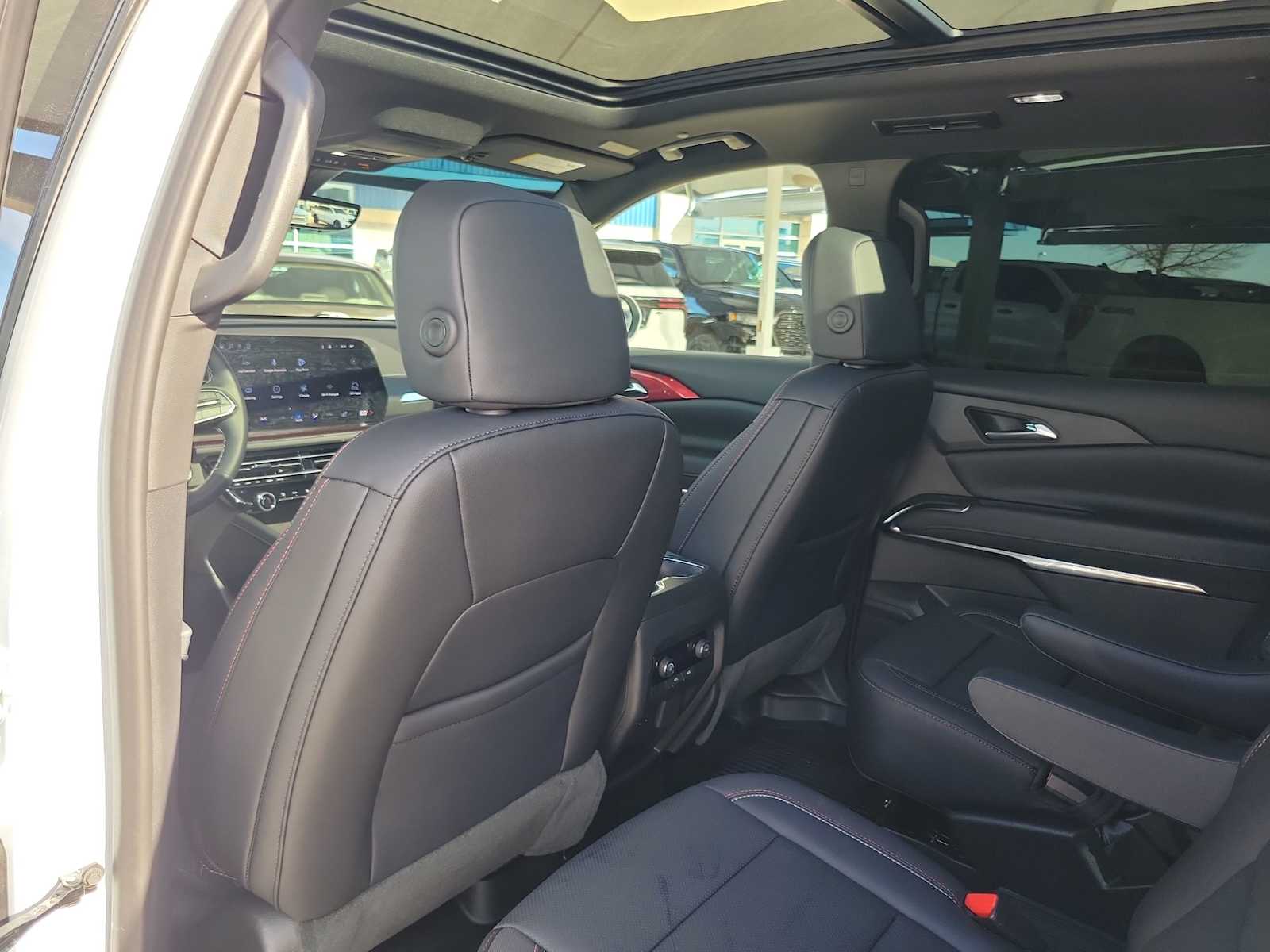 Thumbnail: 2026 Chevrolet Traverse - 8