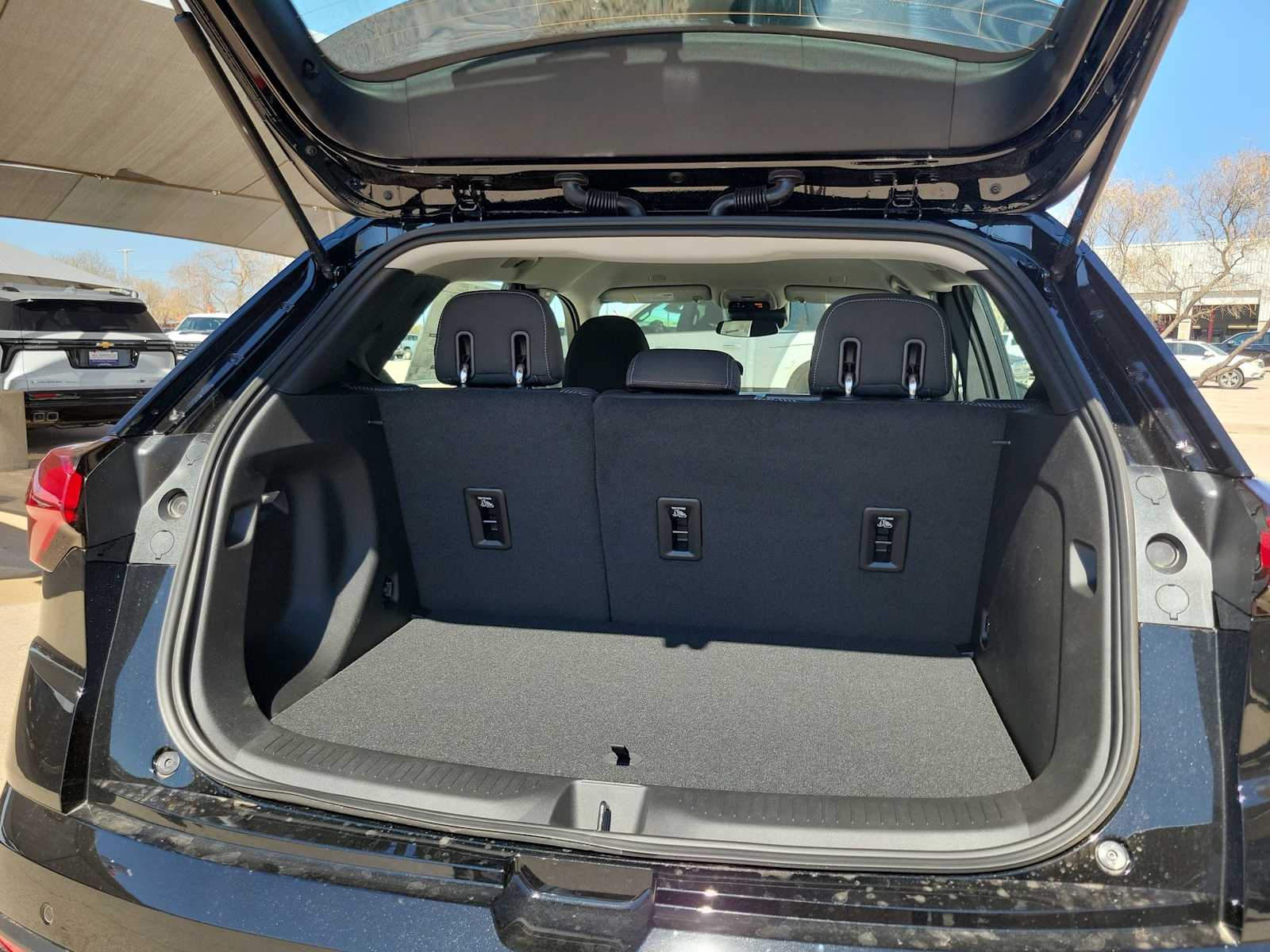 Thumbnail: 2027 Chevrolet Bolt EV - 23