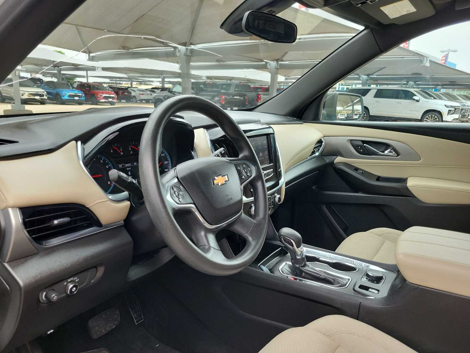 Thumbnail: 2022 Chevrolet Traverse - 10