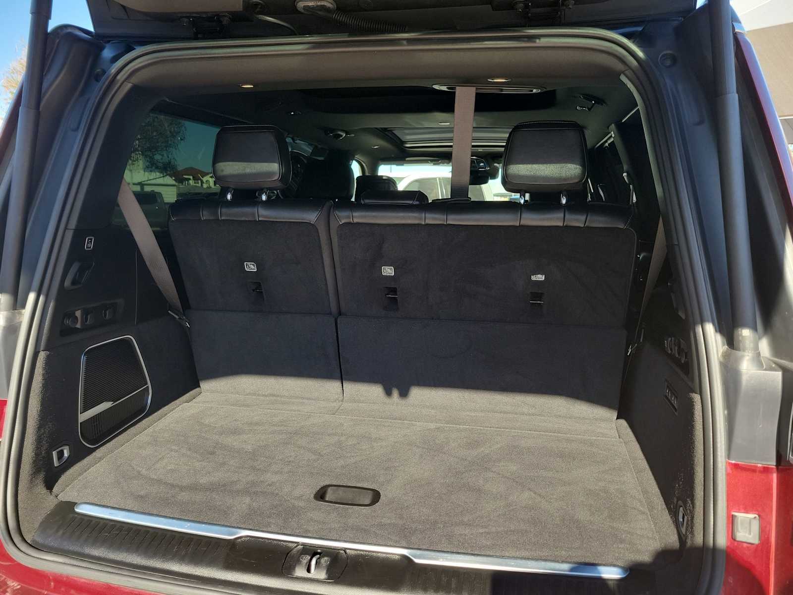 Thumbnail: 2023 Jeep Grand Wagoneer - 19