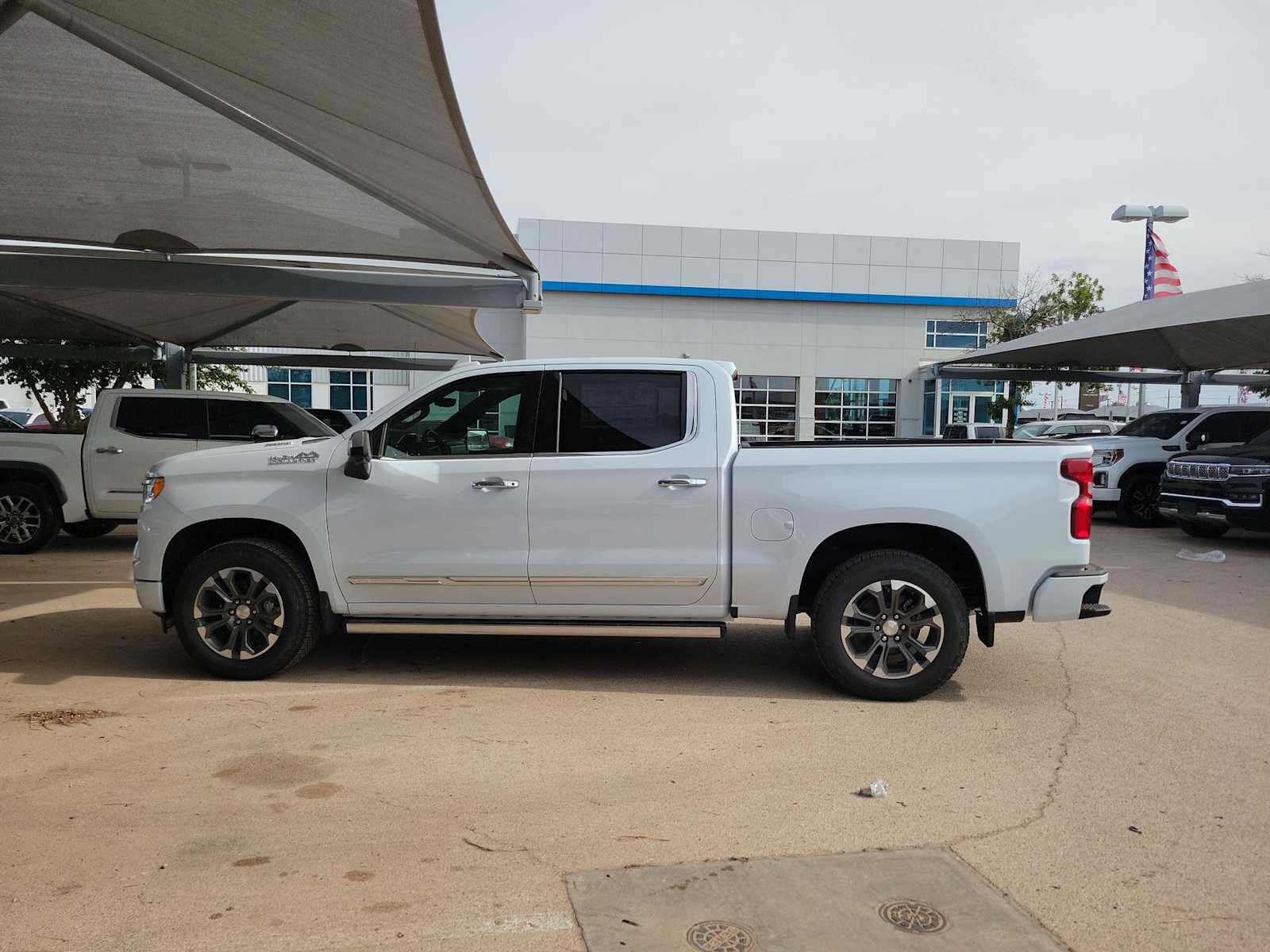 Thumbnail: 2026 Chevrolet Silverado 1500 - 5