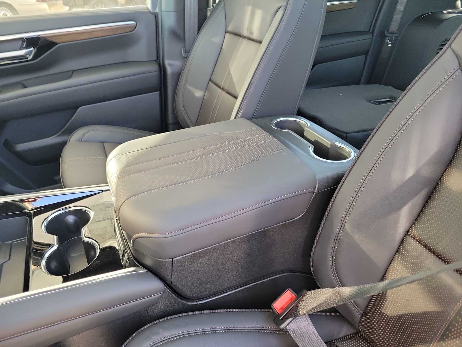 Thumbnail: 2026 Chevrolet Suburban - 16