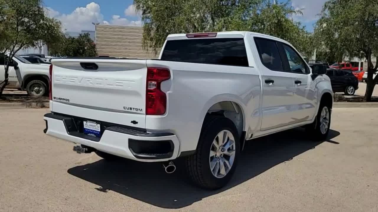 Thumbnail: 2026 Chevrolet Silverado 1500 - 9