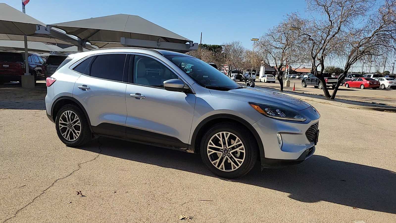 Thumbnail: 2022 Ford Escape - 3