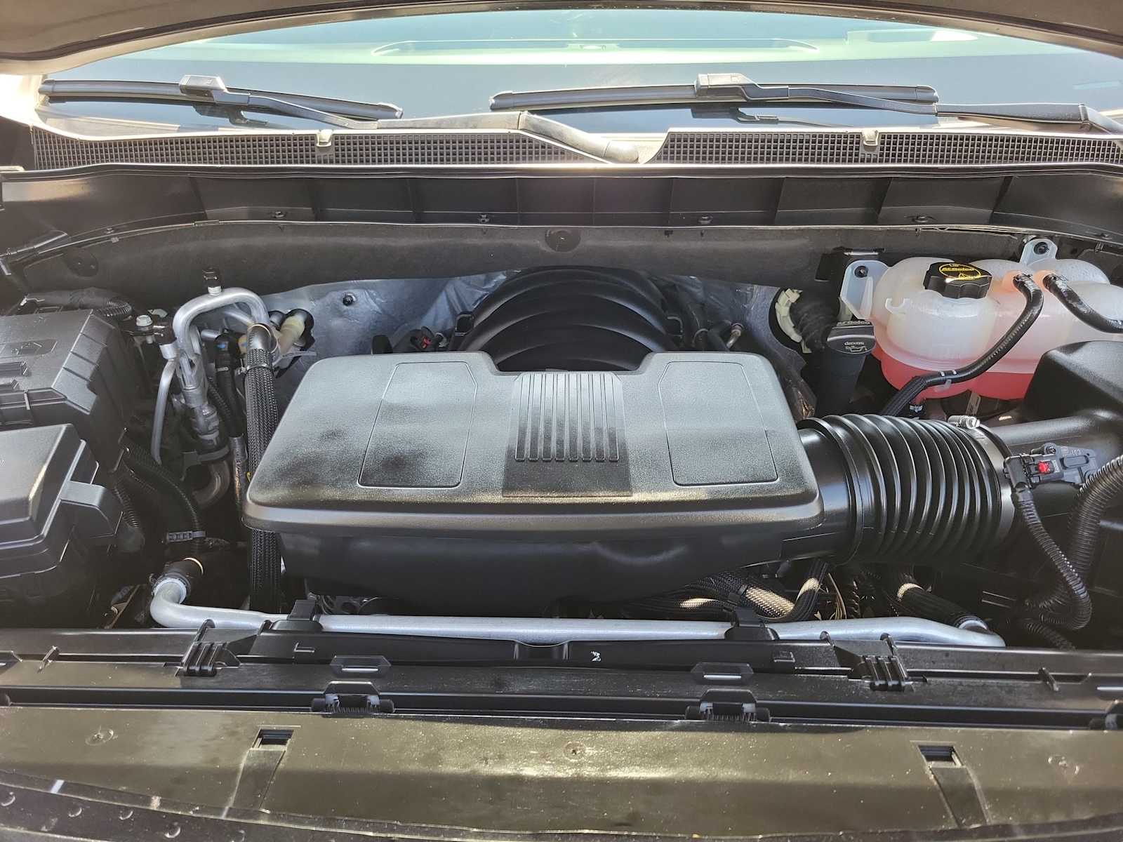 Thumbnail: 2025 Chevrolet Tahoe - 5