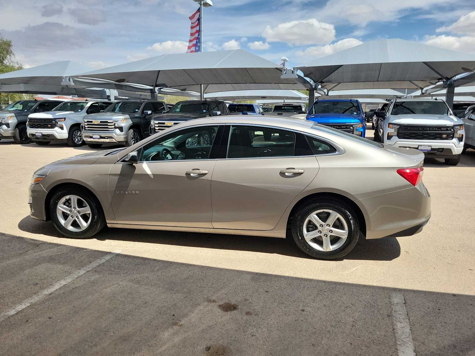 Thumbnail: 2024 Chevrolet Malibu - 3