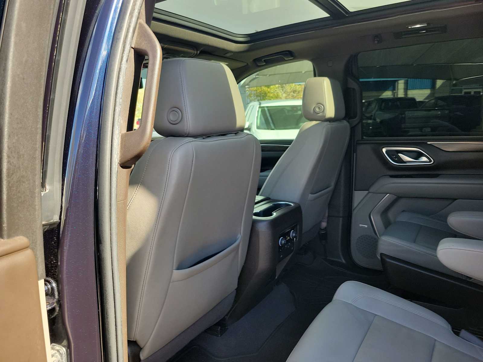 Thumbnail: 2022 Chevrolet Tahoe - 12