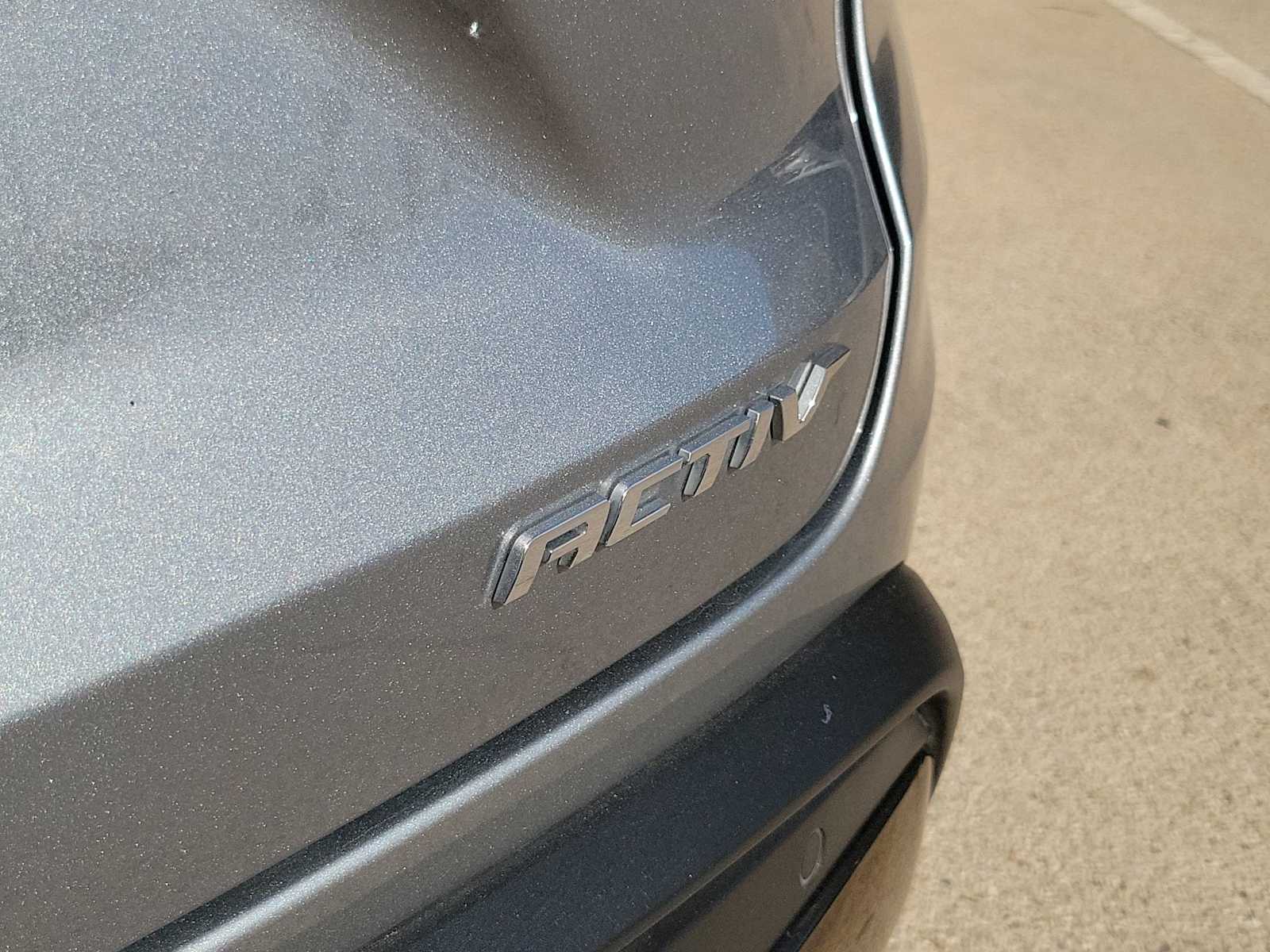 Thumbnail: 2025 Chevrolet Trax - 3