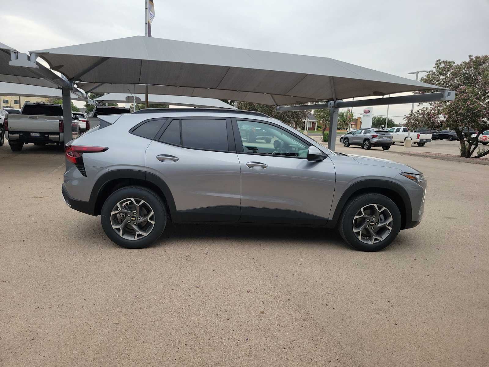 Thumbnail: 2026 Chevrolet Trax - 9