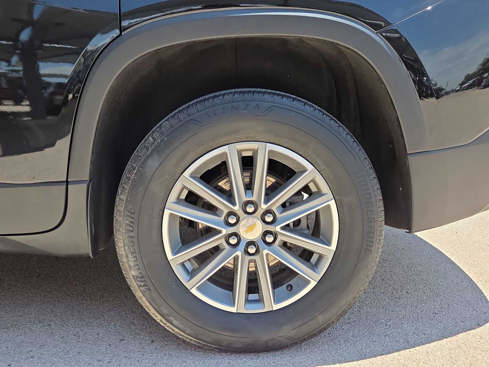 Thumbnail: 2023 Chevrolet Traverse - 12