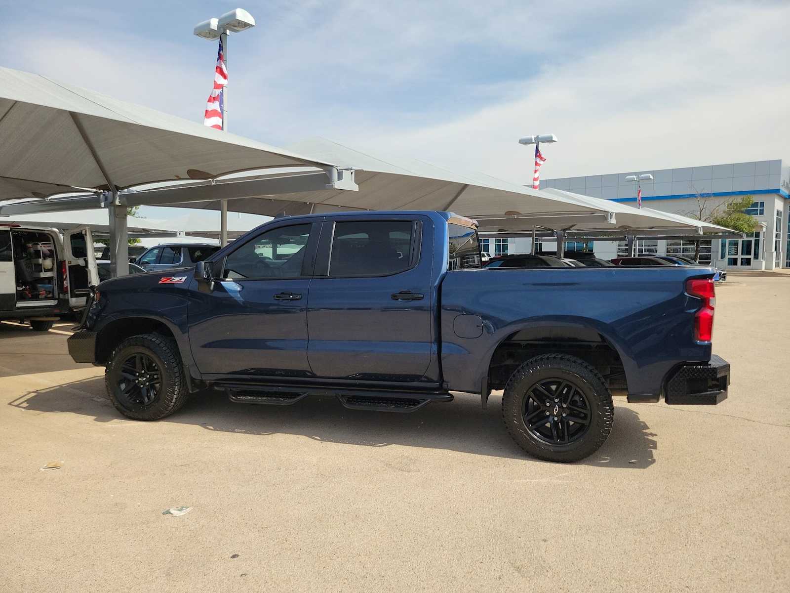 Thumbnail: 2021 Chevrolet Silverado 1500 - 3