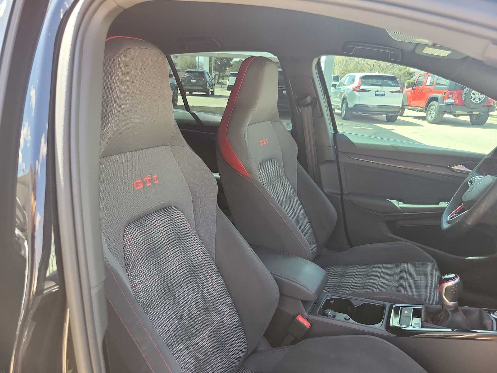 Thumbnail: 2024 Volkswagen Golf - 18