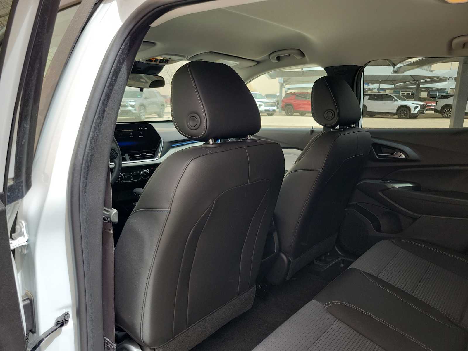 Thumbnail: 2025 Chevrolet Trax - 8