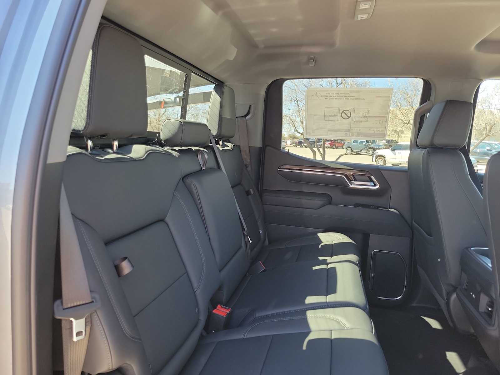 Thumbnail: 2026 Chevrolet Silverado 1500 - 9