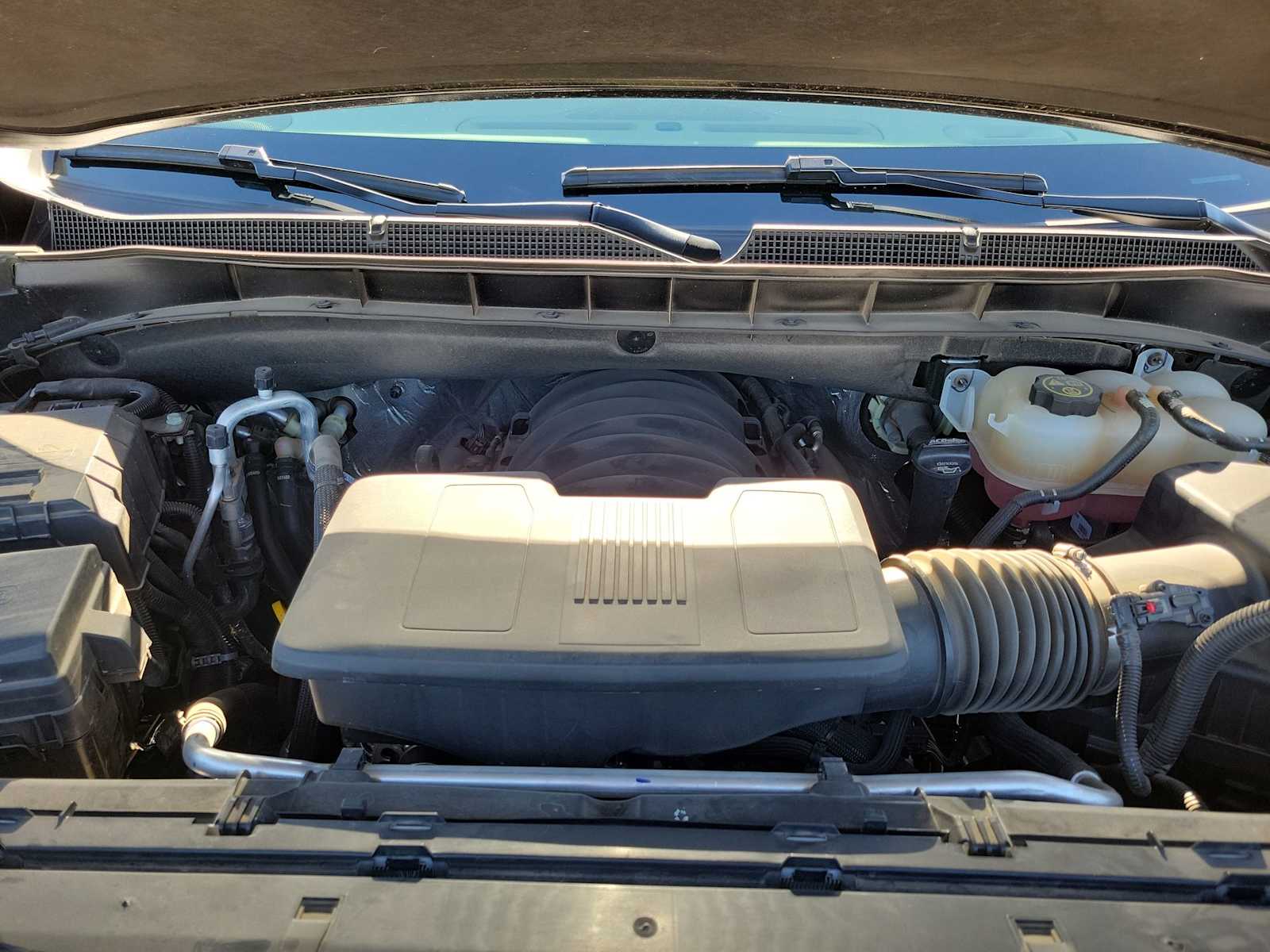 Thumbnail: 2023 Chevrolet Tahoe - 9