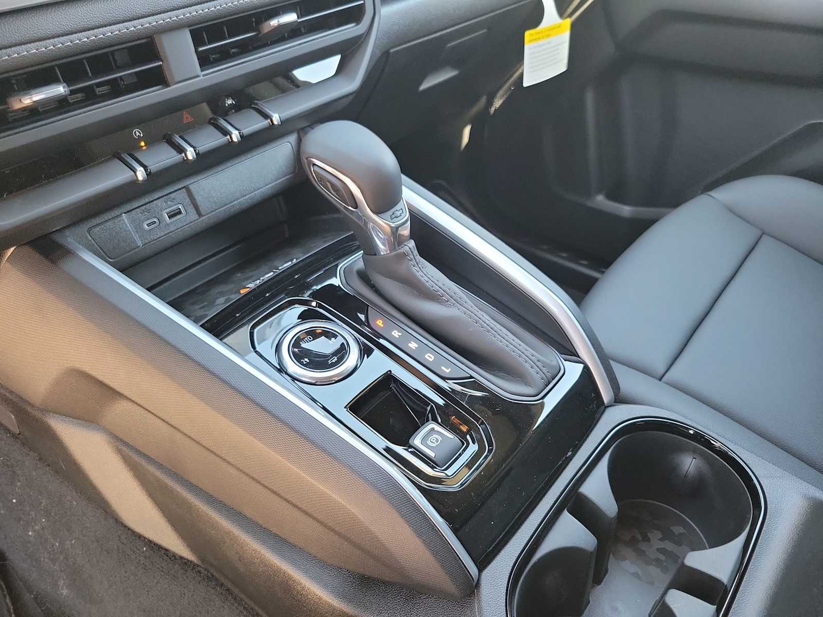 Thumbnail: 2026 Chevrolet Colorado - 21