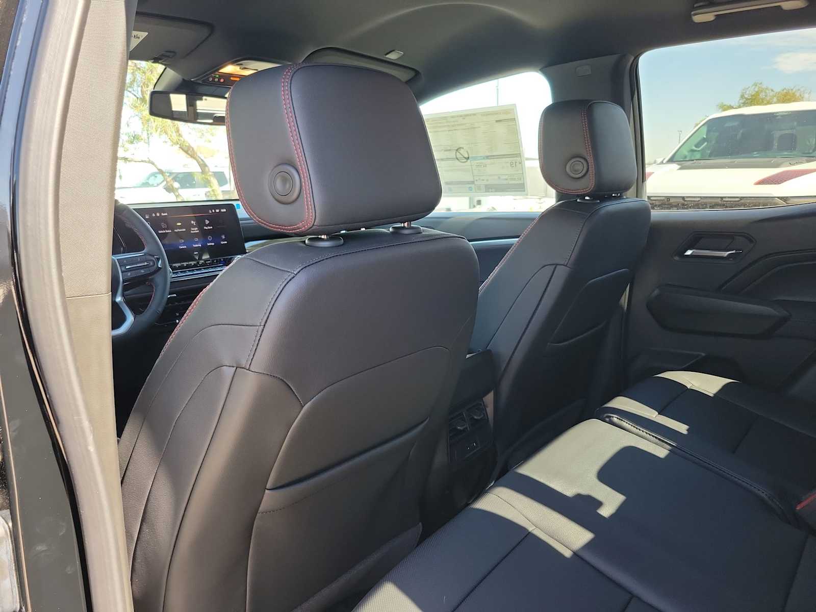 Thumbnail: 2026 Chevrolet Colorado - 12