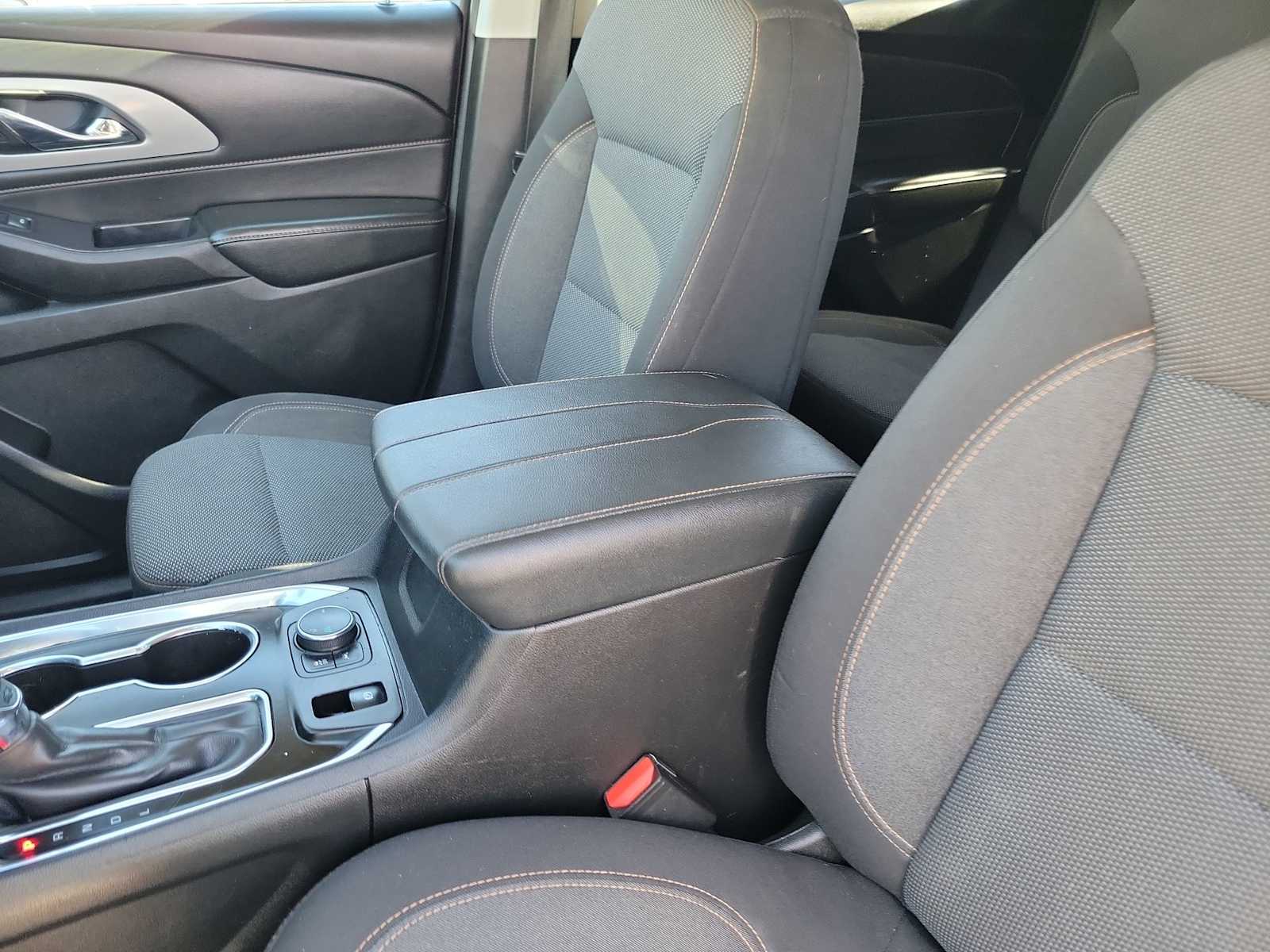 Thumbnail: 2021 Chevrolet Traverse - 16