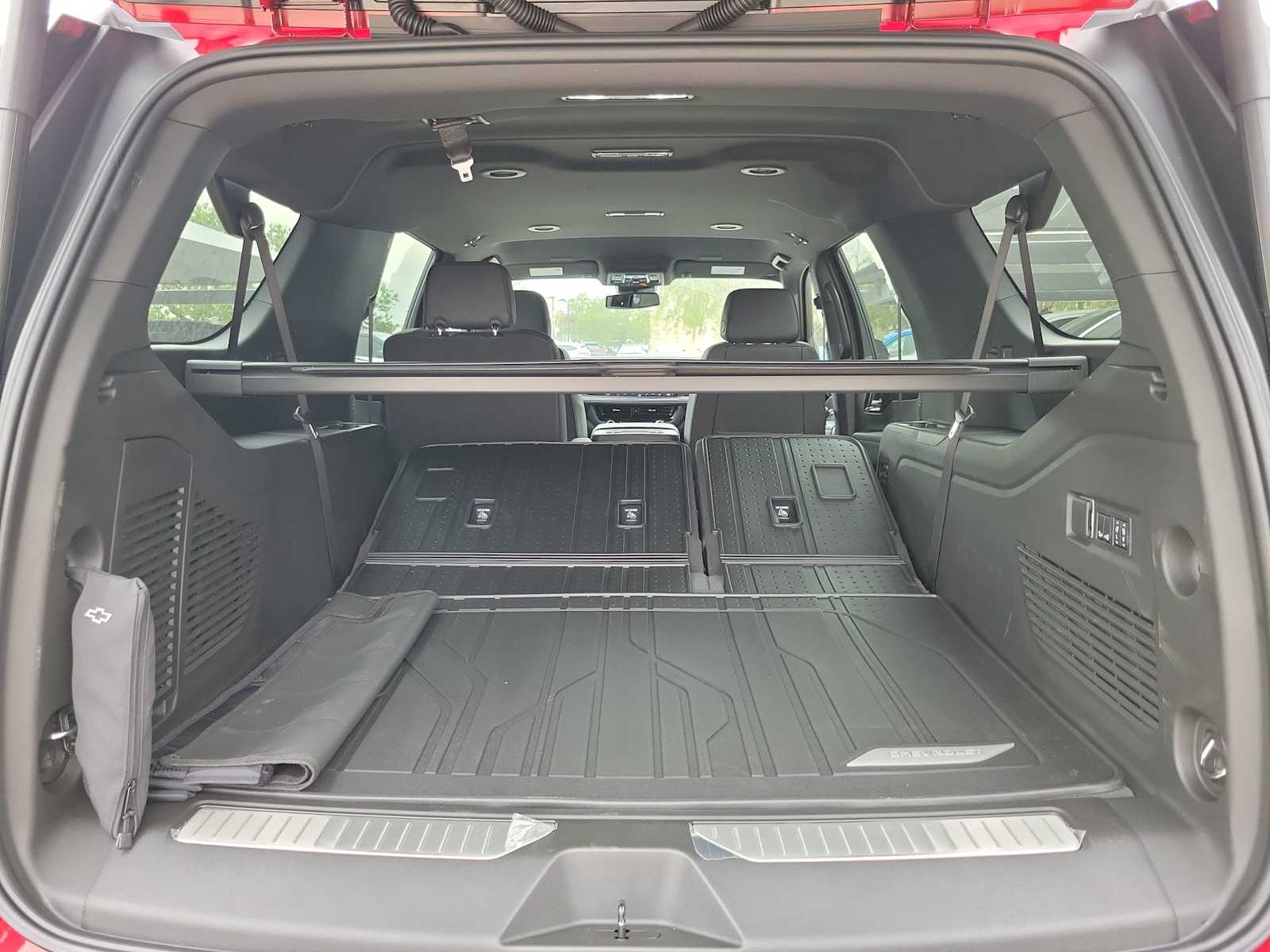 Thumbnail: 2026 Chevrolet Suburban - 19