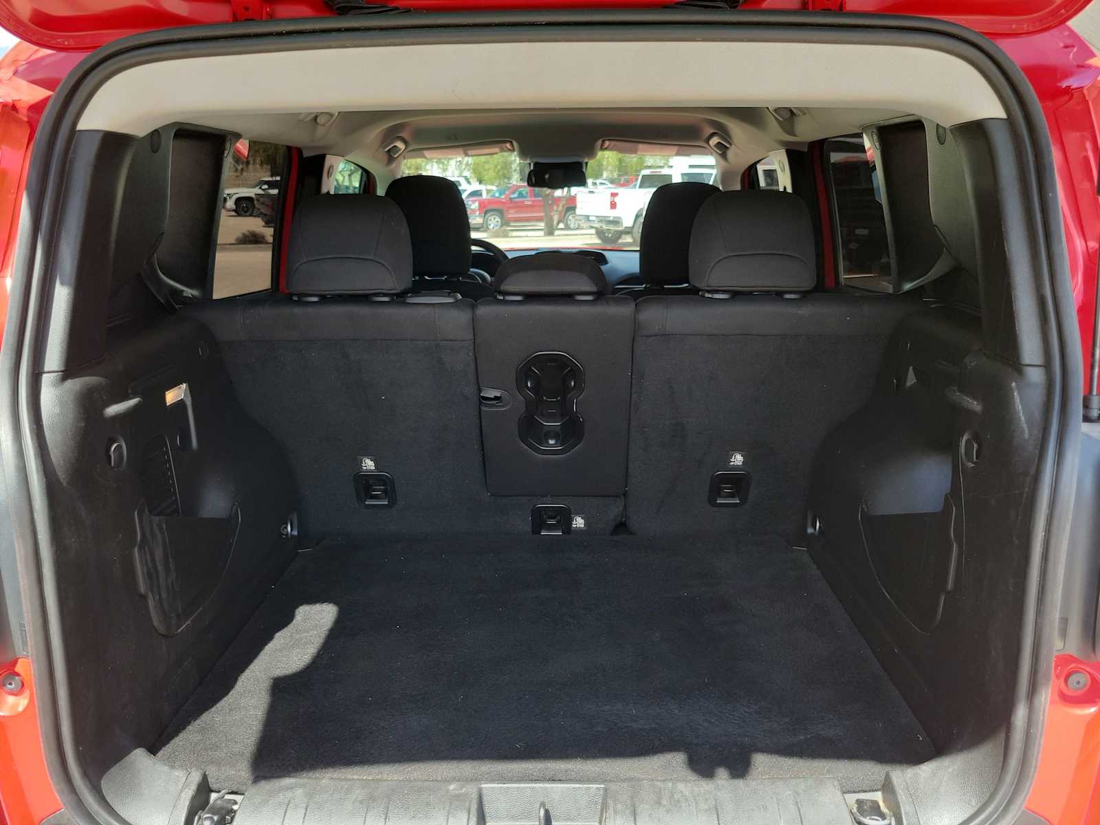 Thumbnail: 2022 Jeep Renegade - 19