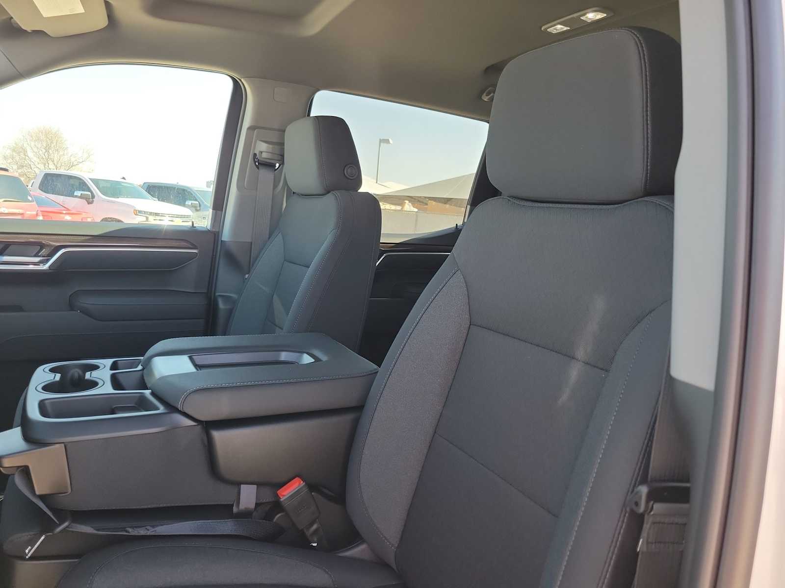 Thumbnail: 2026 Chevrolet Silverado 1500 - 7