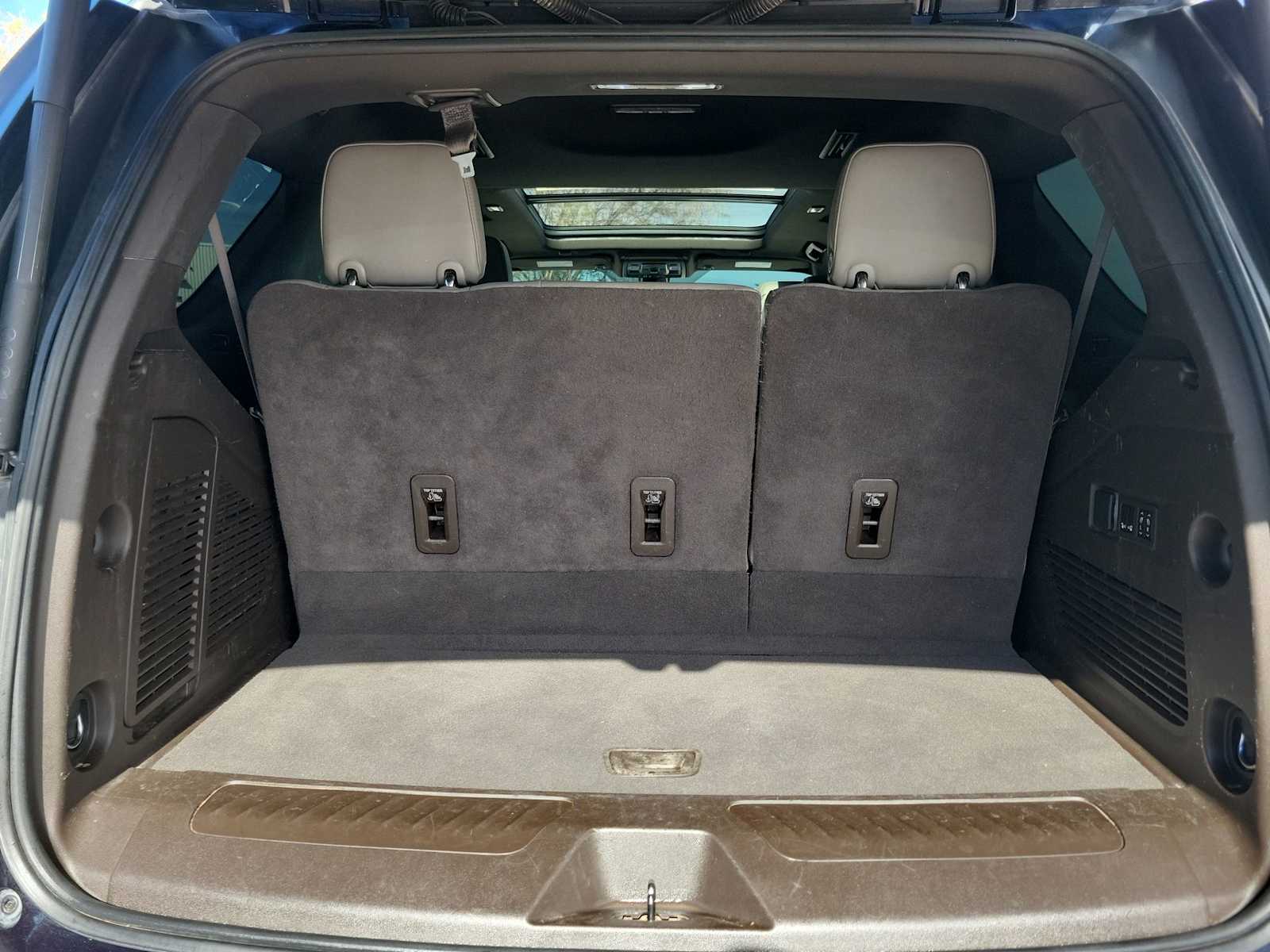 Thumbnail: 2022 Chevrolet Tahoe - 19