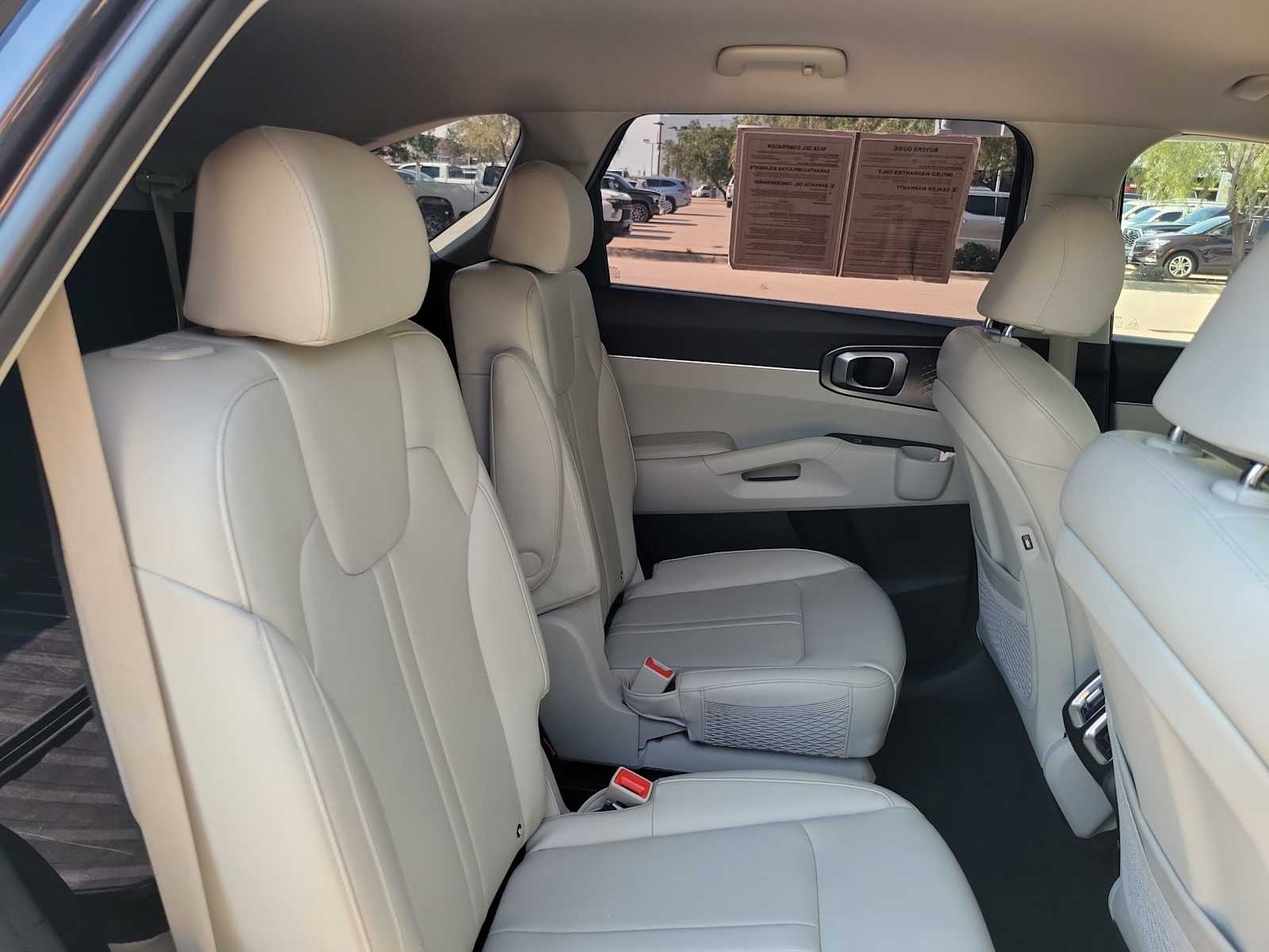 Thumbnail: 2023 Kia Sorento - 13