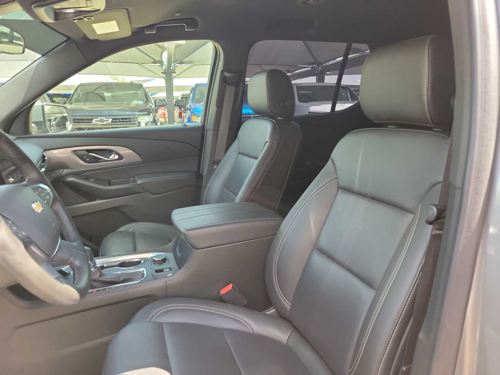 Thumbnail: 2023 Chevrolet Traverse - 11