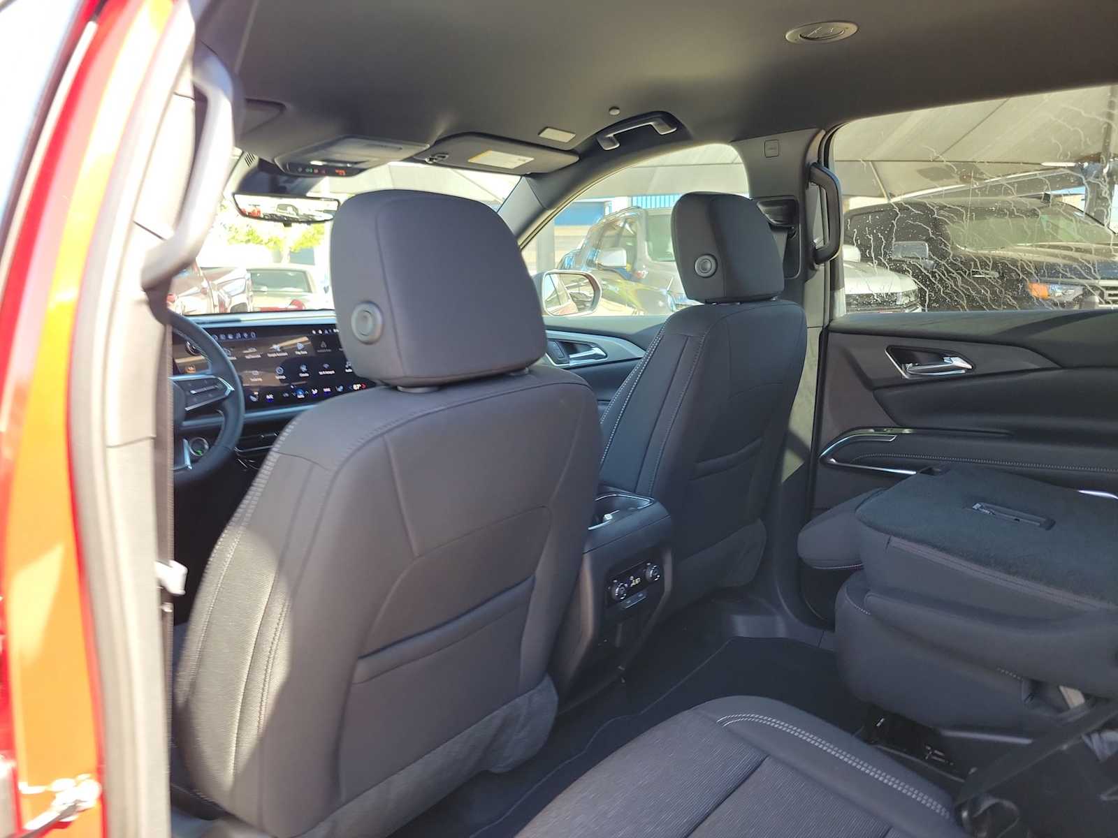 Thumbnail: 2026 Chevrolet Traverse - 12