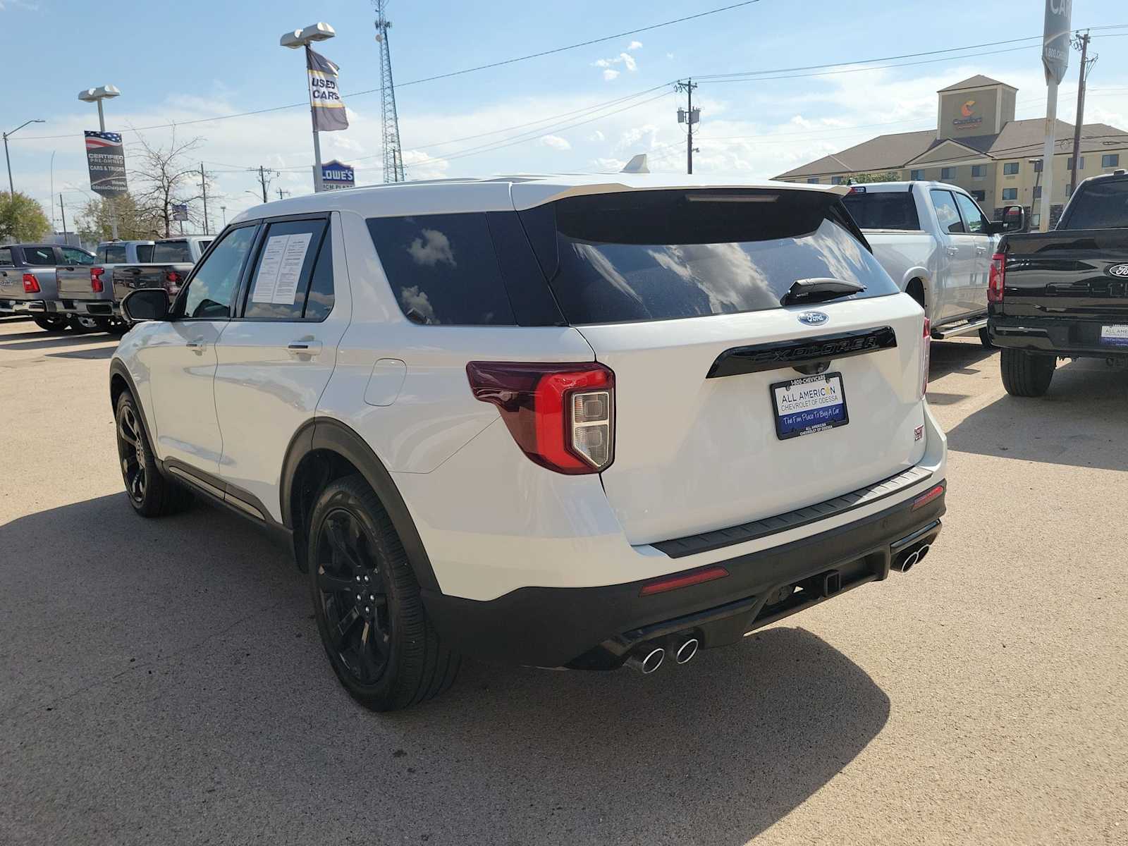 Thumbnail: 2021 Ford Explorer - 4