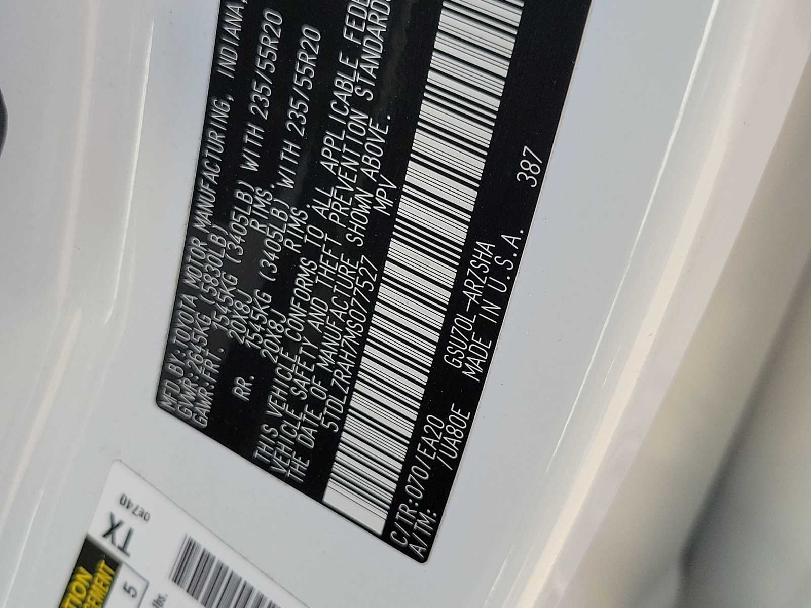 Thumbnail: 2021 Toyota Highlander - 21