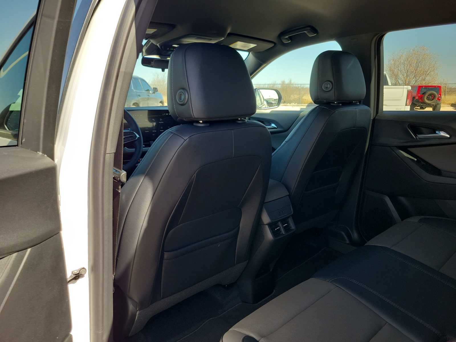 Thumbnail: 2026 Chevrolet Equinox - 16