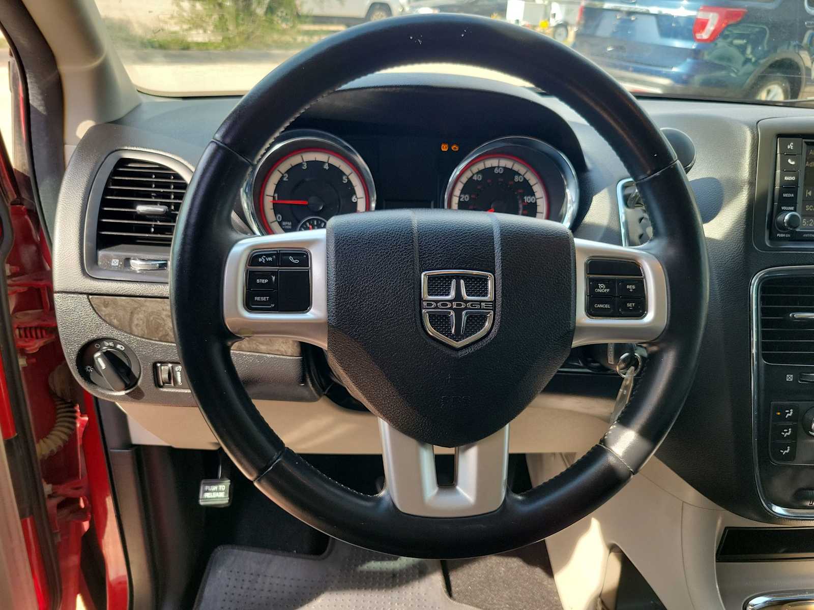 Thumbnail: 2013 Dodge Grand Caravan - 15