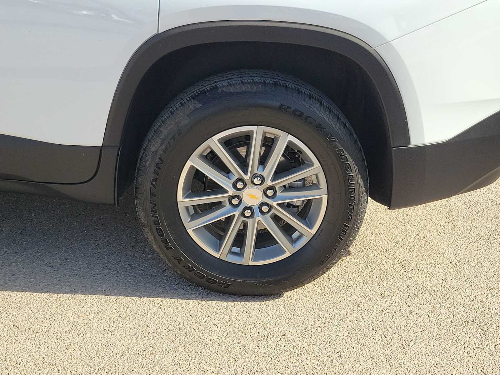 Thumbnail: 2023 Chevrolet Traverse - 8