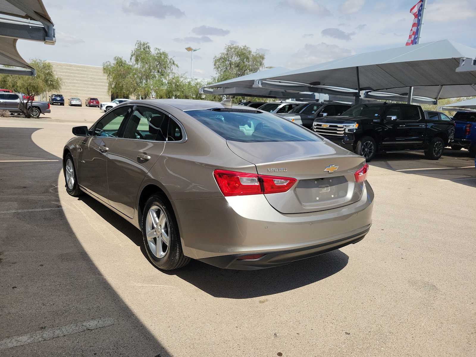 Thumbnail: 2024 Chevrolet Malibu - 4