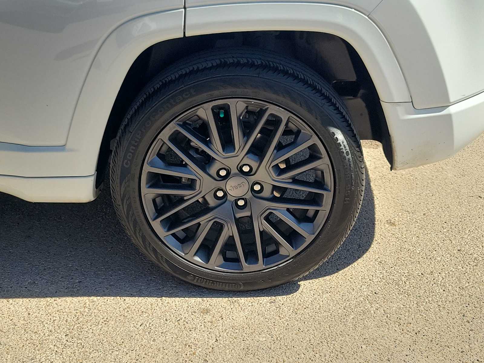 Thumbnail: 2022 Jeep Compass - 12