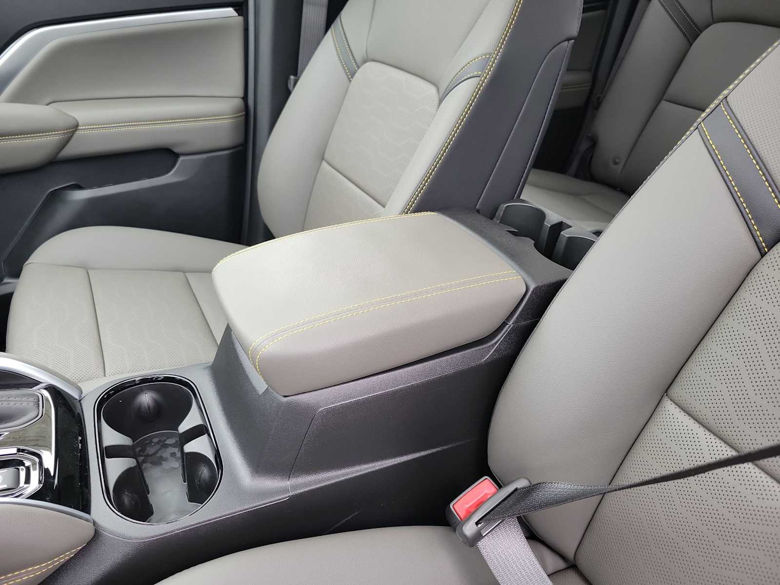 Thumbnail: 2026 Chevrolet Colorado - 16