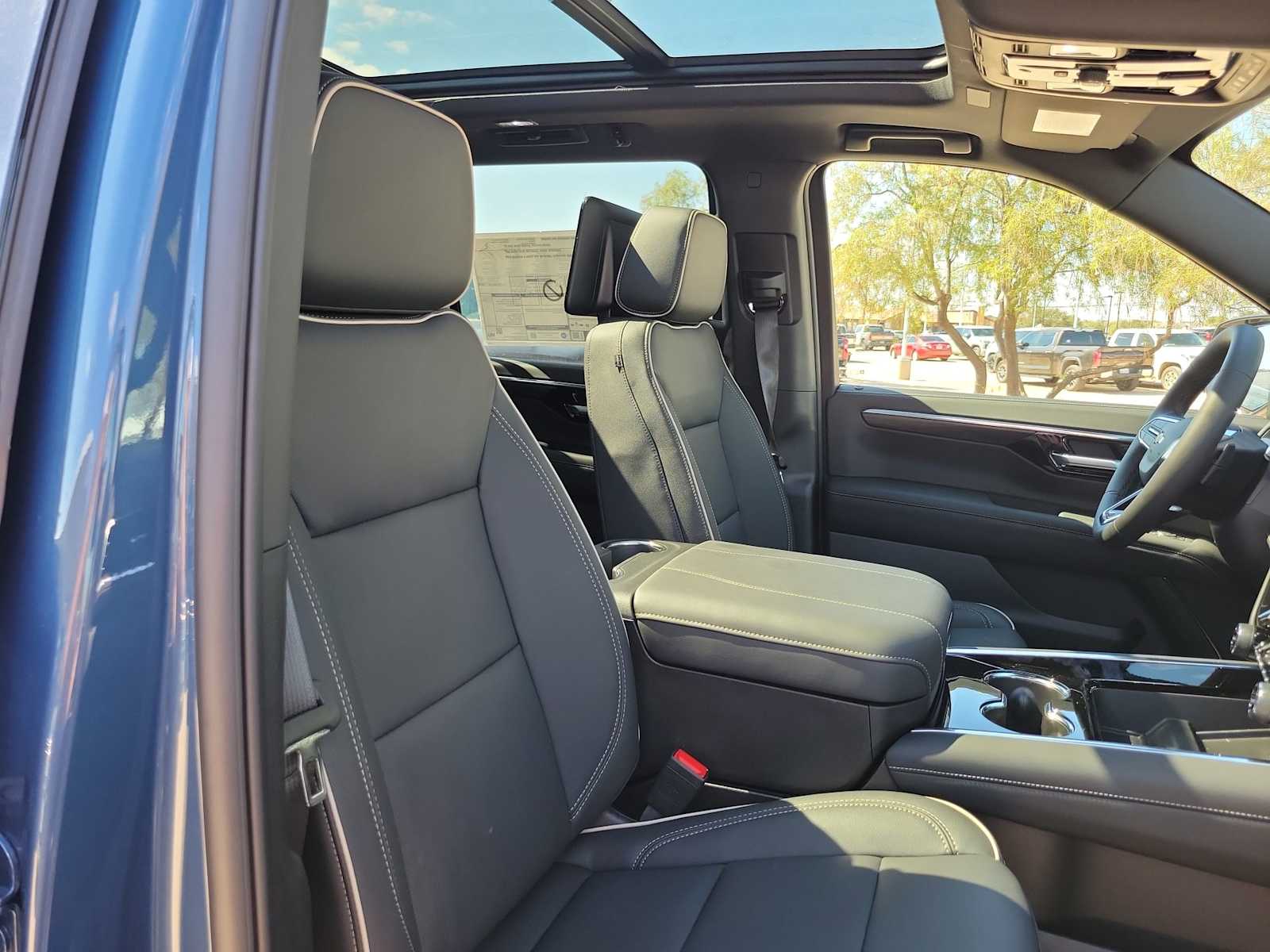 Thumbnail: 2026 Chevrolet Suburban - 14