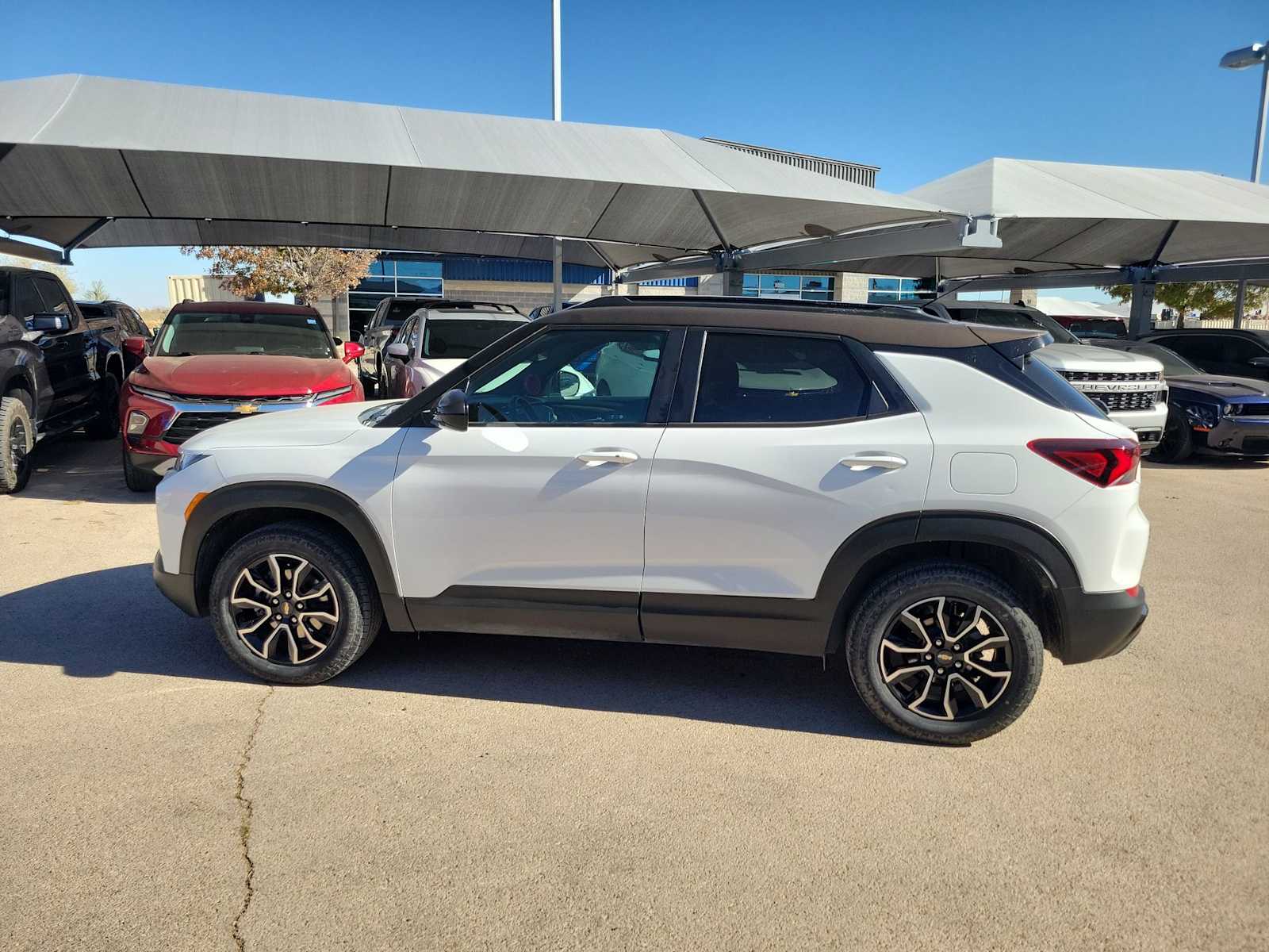 Thumbnail: 2022 Chevrolet TrailBlazer - 3