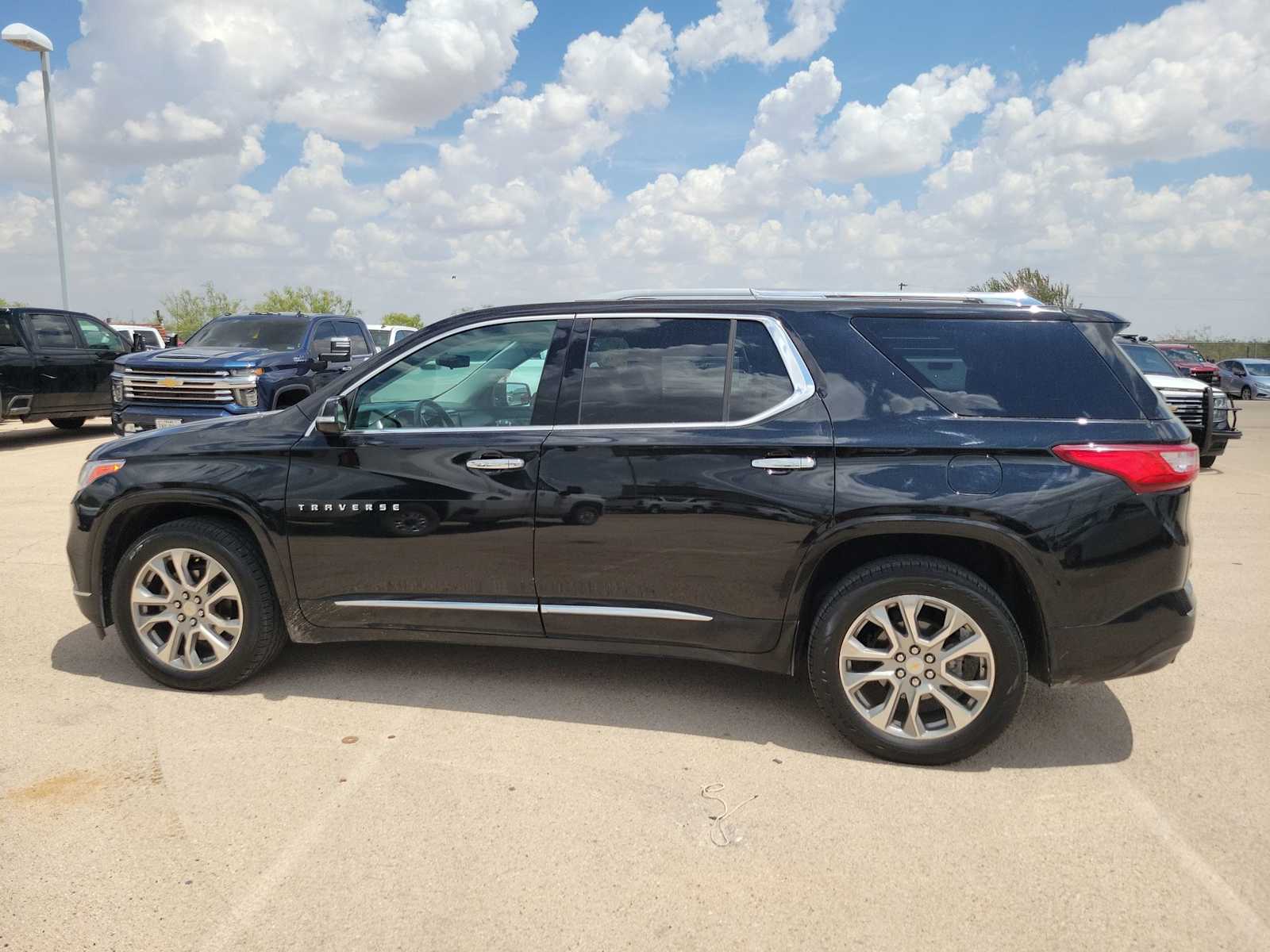 Thumbnail: 2018 Chevrolet Traverse - 3