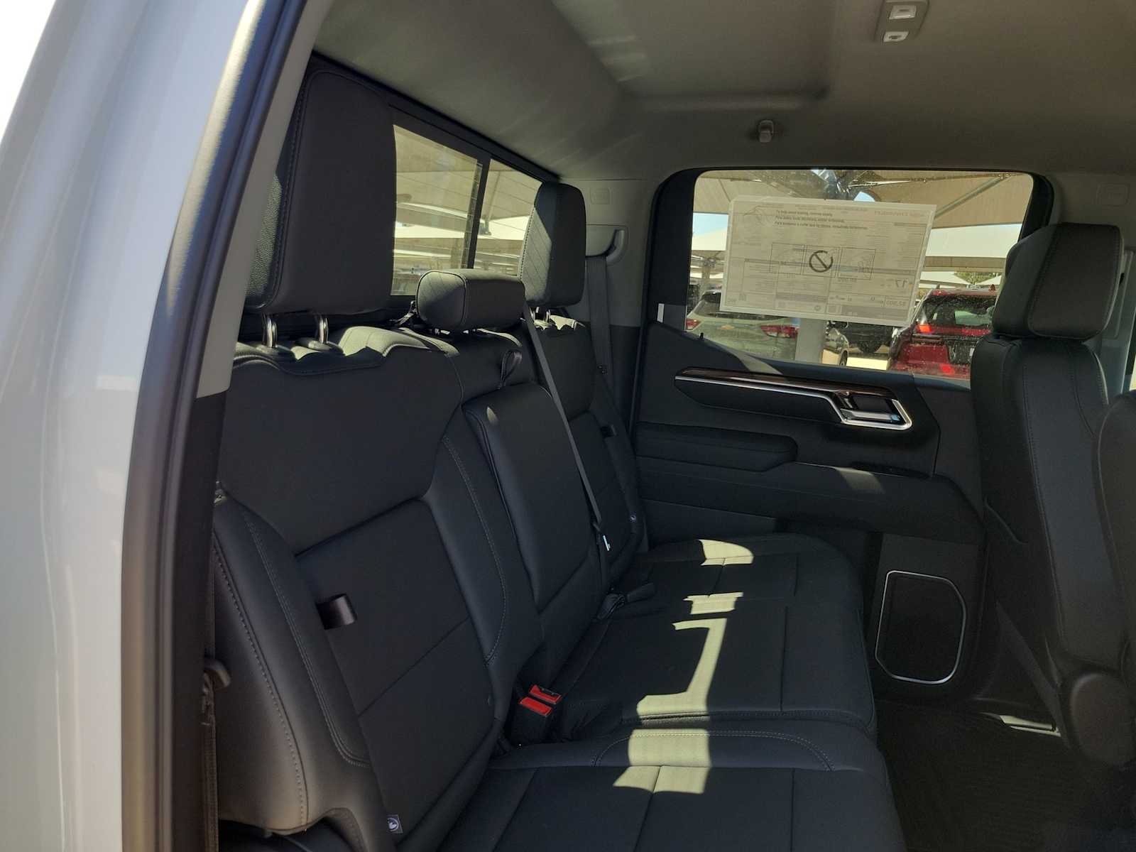 Thumbnail: 2026 Chevrolet Silverado 1500 - 9