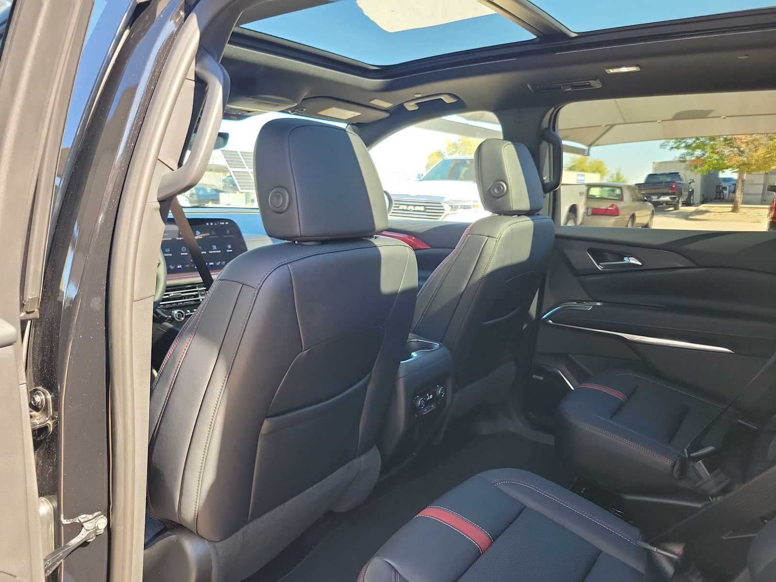 Thumbnail: 2026 Chevrolet Traverse - 12