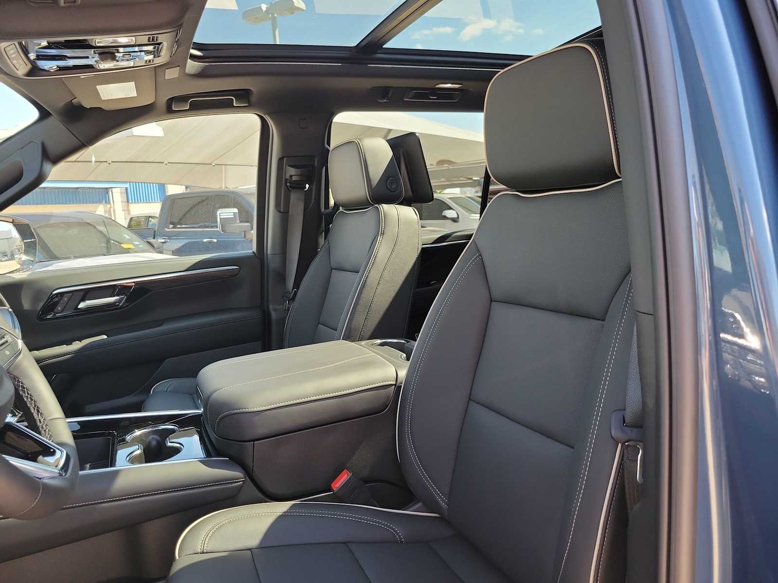 Thumbnail: 2026 Chevrolet Suburban - 11