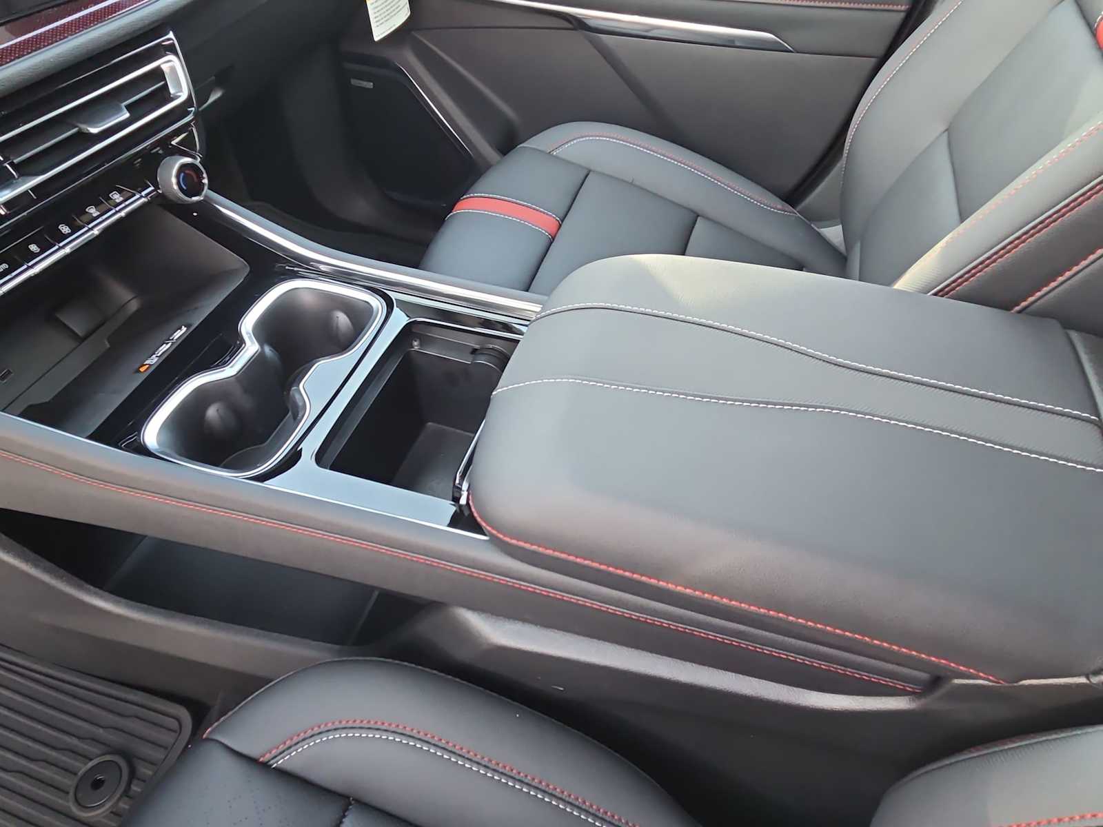 Thumbnail: 2026 Chevrolet Traverse - 16