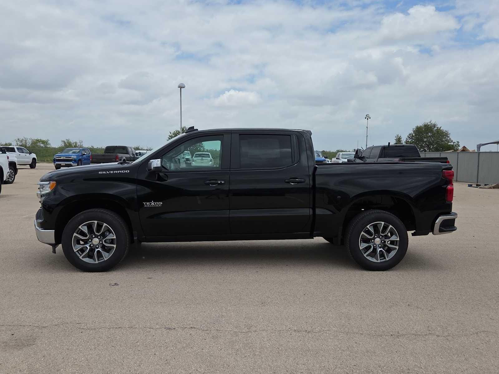 Thumbnail: 2026 Chevrolet Silverado 1500 - 5