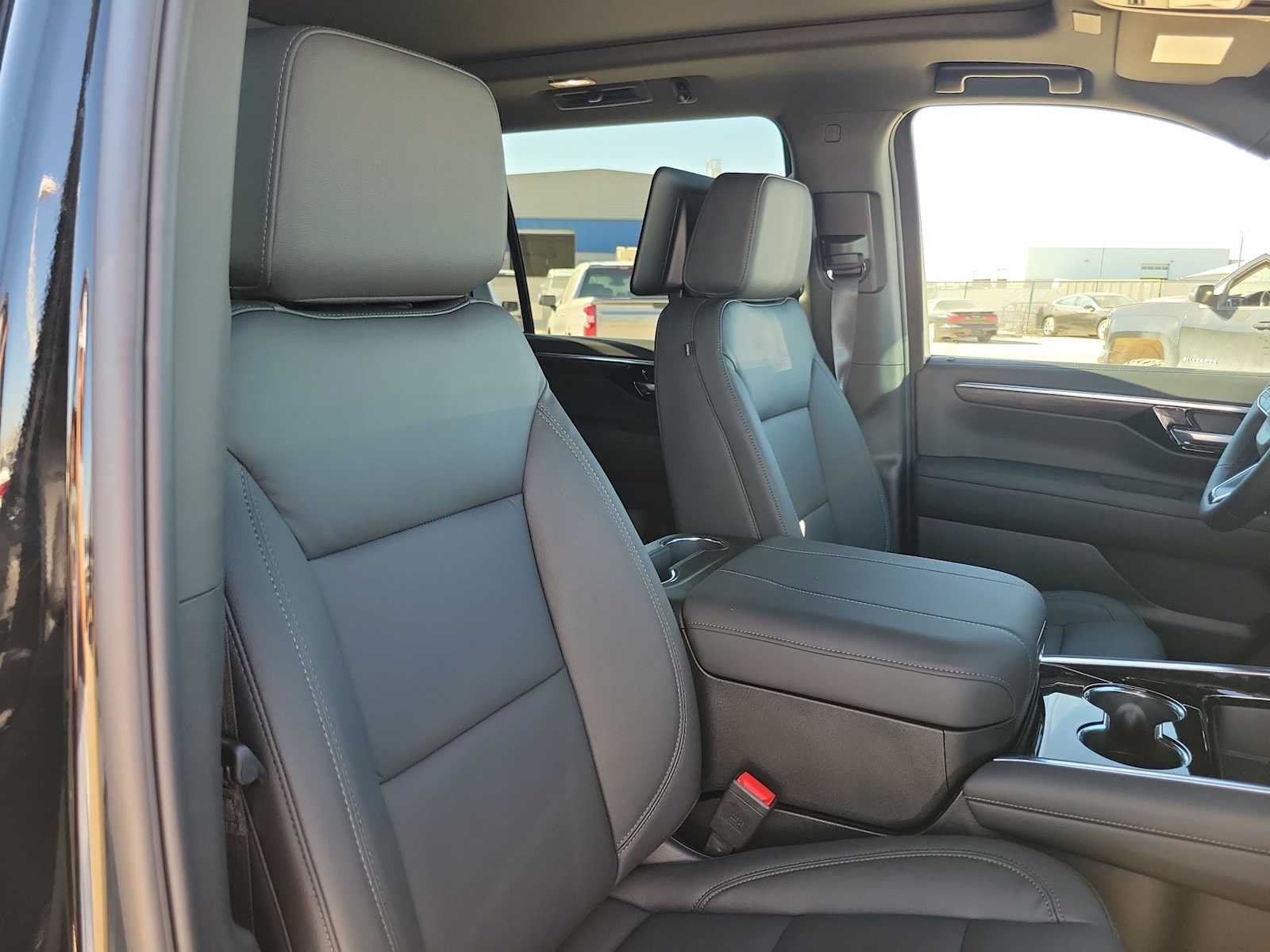 Thumbnail: 2026 Chevrolet Suburban - 14