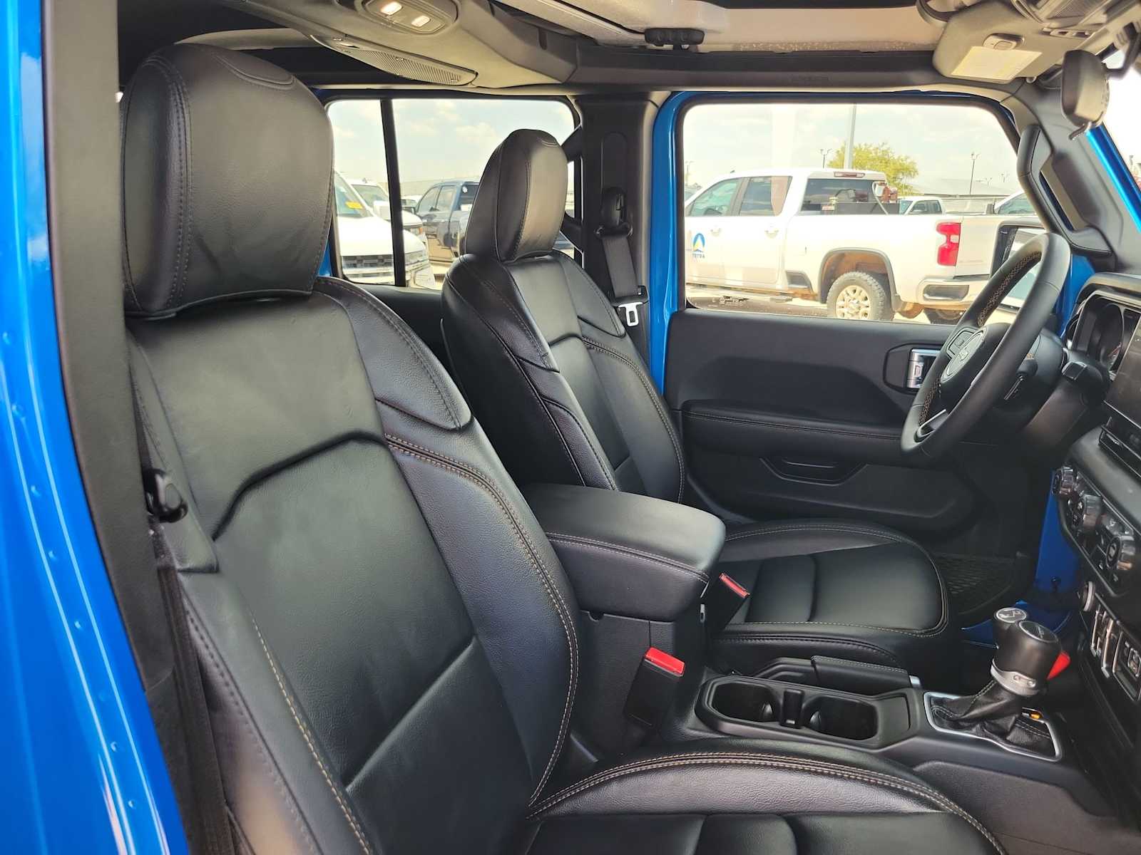 Thumbnail: 2024 Jeep Gladiator - 14