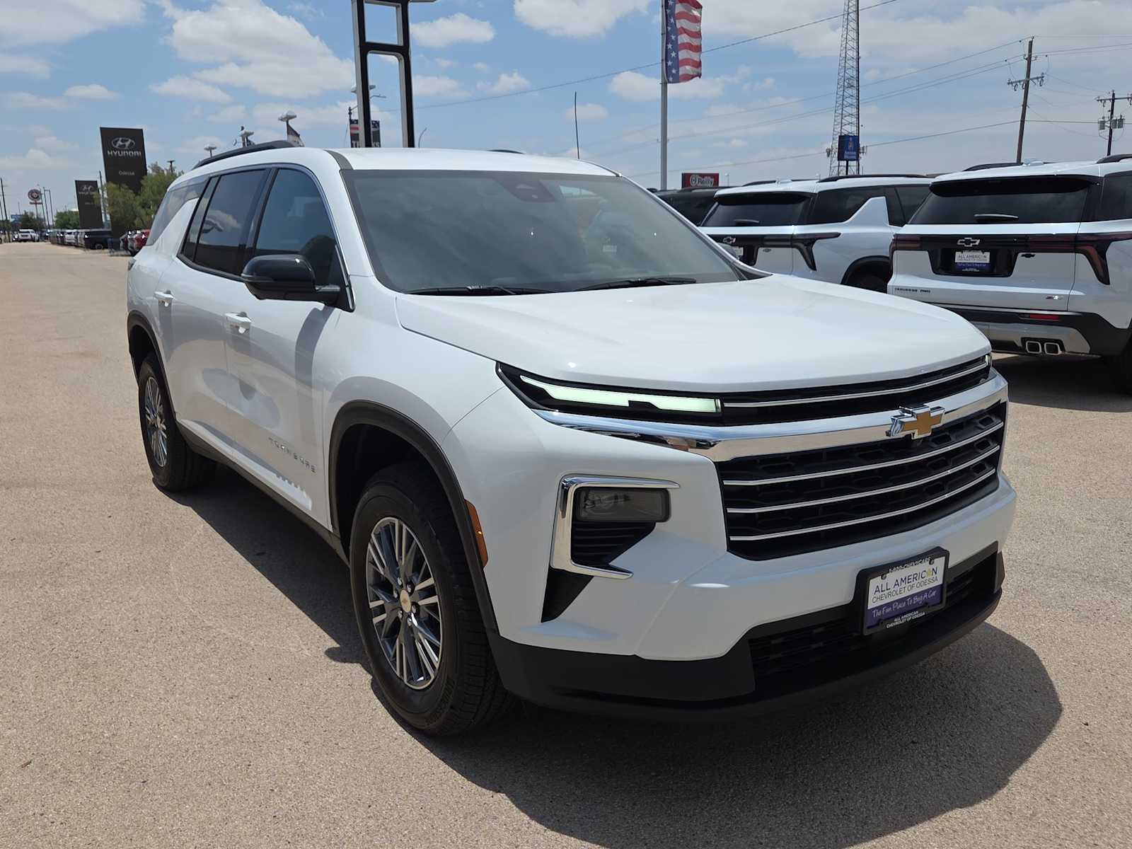 Thumbnail: 2026 Chevrolet Traverse - 2
