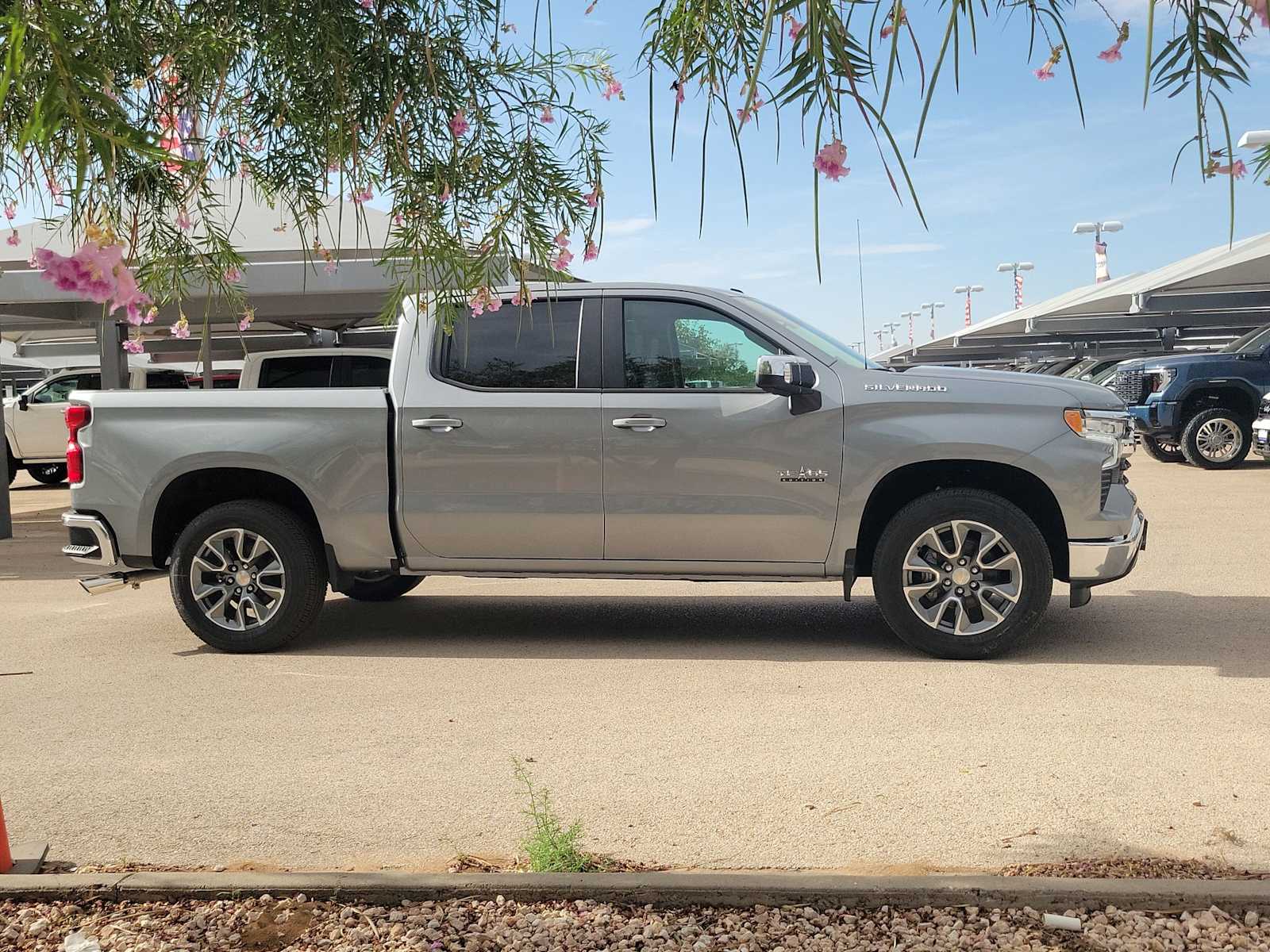 Thumbnail: 2026 Chevrolet Silverado 1500 - 9